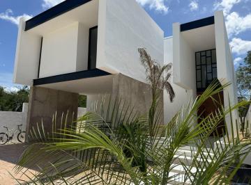 Casa · 360m² · Casa en Venta en Club de Golf Provincia Merida Yucatan
