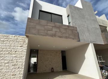Casa · 190m² · 2 Recámaras · 2 Estacionamientos · Casa en Venta en Zona Country