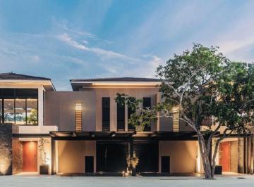Casa · 304m² · 2 Recámaras · 3 Estacionamientos · Casa en Venta en Yucatán Country Club