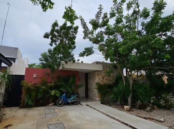 Casa en condominio · 140m² · 2 Recámaras · 2 Estacionamientos · Casa de Una Planta Dentro de Privada en Conkal.