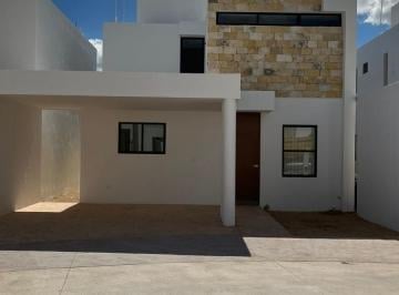 Casa · 186m² · 3 Recámaras · 2 Estacionamientos · Casa en Venta en Privada en Cholul