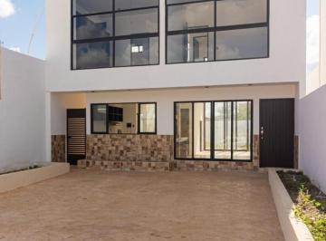Casa · 150m² · 3 Recámaras · 2 Estacionamientos · Casa en Venta en Privada En. Chichi Suárez