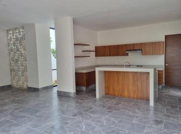 Casa · 2 Recámaras · 4 Estacionamientos · Casa en Venta de Una Planta en Cholul