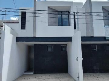 Casa · 150m² · 3 Recámaras · 2 Estacionamientos · Casas en Venta, en Chuburná