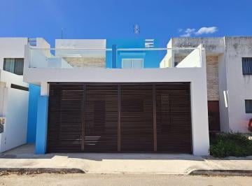 Casa · 196m² · 4 Recámaras · 2 Estacionamientos · Casa en Venta en Fraccionamiento Las Américas II, Mérida, Yucatán.