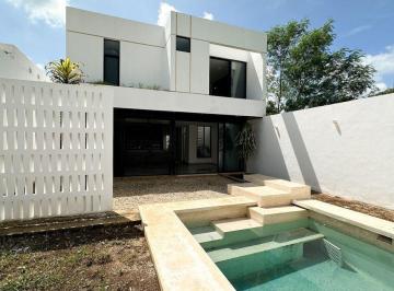 Casa en condominio · 284m² · 3 Recámaras · 2 Estacionamientos · Casa en Venta en Privada Conkal