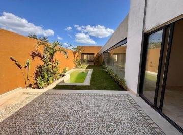 Casa · 360m² · 3 Recámaras · 2 Estacionamientos · Casa en Venta de Una Planta Equipada