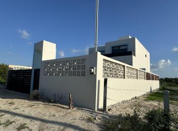 Casa · 123m² · 2 Recámaras · 2 Estacionamientos · Casa en Venta Chicxulub Puerto/ House For Sell