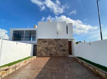 Casa · 150m² · 3 Recámaras · 2 Estacionamientos · Casa en Venta en Privada Chichi Suárez