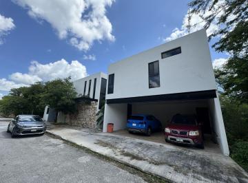 Casa · 362m² · 4 Recámaras · 3 Estacionamientos · Propiedad en Venta en Paseos del Mayab