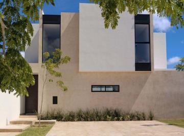 Casa en condominio · 3 Recámaras · 2 Estacionamientos · Casa en Venta en Cholul Dentro de Privada