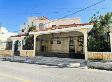 Casa · 5 Recámaras · 2 Estacionamientos · Casa en Venta en Benito Juárez Norte