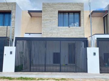 Casa · 230m² · 3 Recámaras · 2 Estacionamientos · Casa en Venta en Temozón