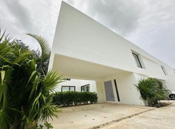 Casa · 225m² · 3 Recámaras · 2 Estacionamientos · Casas en Venta en Privada a Minutos de Altabrisa