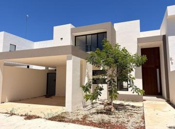 Casa · 244m² · 3 Recámaras · 2 Estacionamientos · ?casa en Venta en Privada, Conkal