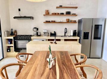 Casa · 203m² · 2 Recámaras · Casa Amueblada y Equipada en El Barrio de Santiago