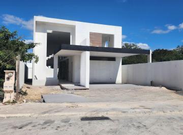 Casa · 332m² · 4 Recámaras · 4 Estacionamientos · Casa en Venta en Residencial Nortemérida