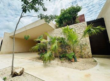 Casa · 3 Recámaras · 2 Estacionamientos · Casa de 1 Piso en Venta en Cholul