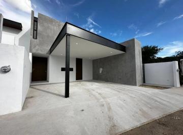 Casa · 3 Recámaras · 2 Estacionamientos · Casa Venta Mérida, 3 Habits, Alberca