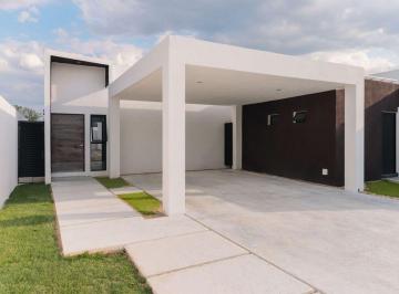 Casa · 475m² · 3 Recámaras · 4 Estacionamientos · Casa de 1 Piso en Venta en Dzitya