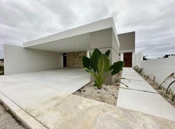 Casa · 345m² · 3 Recámaras · 4 Estacionamientos · Casa de Dos Plantas en Dzityá, Yuc.
