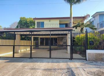 Casa · 329m² · 4 Recámaras · 2 Estacionamientos · Casa en Venta en García Ginerés