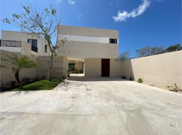 Casa en condominio · 290m² · 3 Recámaras · 2 Estacionamientos · Casa en Venta en Tamanché, Mérida