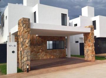 Casa · 145m² · 2 Recámaras · 2 Estacionamientos · Casa en Venta en Conkal