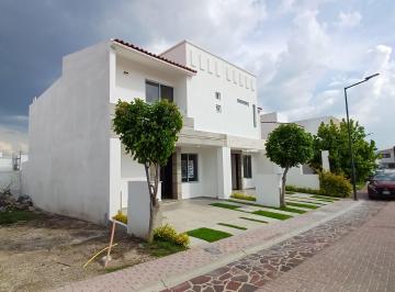 Casa de 3 habitaciones, El Marqués · Casa con Recámara en Pb en Venta, en Ciudad Maderas