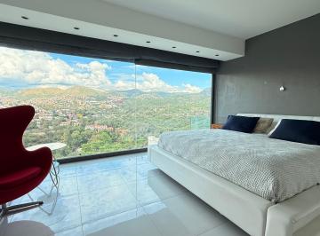 Casa de 4 habitaciones, Guanajuato · Casa en Venta en Marfil de Estilo Art Pop con Jardín