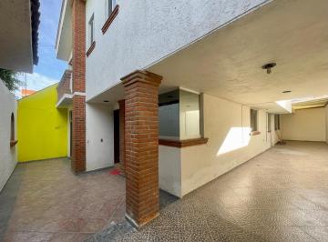 Casa · 200m² · 6 Recámaras · 4 Estacionamientos · Casa en Venta en San Juan del Rio Queretaro