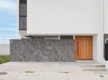 Casa · 144m² · 4 Recámaras · 3 Estacionamientos · Casa - Fraccionamiento Zákia