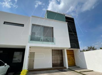 Casa en condominio de 4 habitaciones, Zapopan · Casa en Coto con Alberca Frente Al Parque Metropolitano