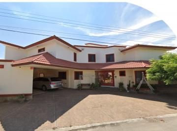 Casa de 4 habitaciones, Victoria · Casa en Remate Cerca de Plaza Gran D Campestre en Victoria Tamaulipas