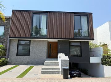 Casa en condominio de 3 habitaciones, Zapopan · Casa en Venta en Valle Real