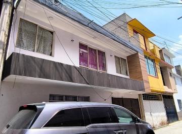 Casa · 210m² · 5 Recámaras · 2 Estacionamientos · Casa Cerca de Metro Iztacalco, 2 Niveles, 5 Recamaras, Se Aceptan Créditos. - (4)