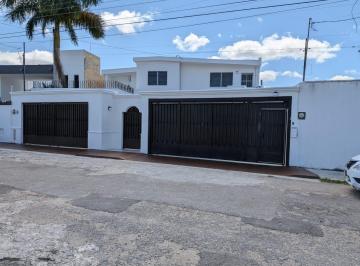 Casa · 346m² · 7 Recámaras · 2 Estacionamientos · Hermosa Casa en Renta Sola Planta San Esteban (Nrc - 1785)