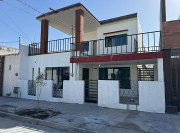 Casa · 223m² · 3 Recámaras · 2 Estacionamientos · Casa en Venta en Colonia Vidriera
