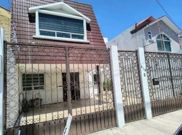 Casa · 285m² · 3 Recámaras · 2 Estacionamientos · Casa en Venta en Fraccionamiento Valle de San Javier