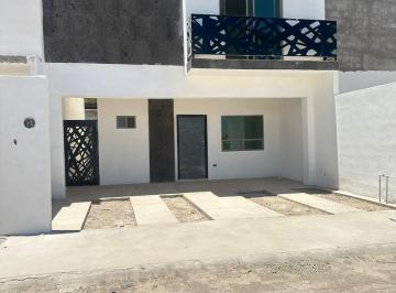 Casa · 145m² · 3 Recámaras · 2 Estacionamientos · Casa en Cerrada con Amenidades