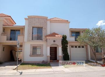 Casa de 3 habitaciones, Chihuahua · Casa en Venta Muy Linda de 2 Plantas en Fracc. Reliz $3'950,000