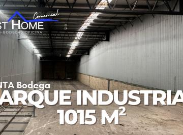 Bodega comercial · 1015m² · 12 Estacionamientos · Se Renta Bodega en Zona Industrial de 1,015 m² Aeropuerto - Cancún