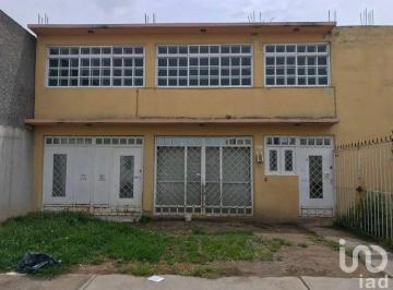 Casa · 193m² · 1 Recámara · 2 Estacionamientos · Venta de Amplia Casa en Acolman