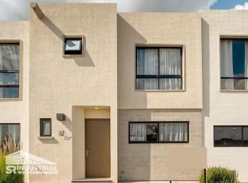 Casa · 100m² · 3 Recámaras · 2 Estacionamientos · Casa en Venta en Queretaro El Marques