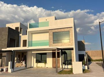 Casa · 150m² · 3 Recámaras · 2 Estacionamientos · Casa en Venta en Querétaro