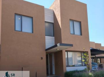Casa · 198m² · 3 Recámaras · 2 Estacionamientos · Casa en Venta en Zibatá, Querétaro