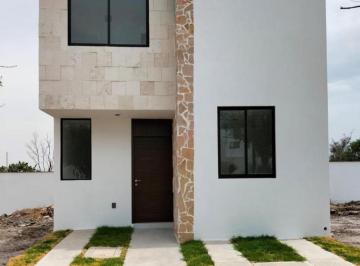 Casa · 116m² · 4 Recámaras · 2 Estacionamientos · Casa en Venta en Ciudad Maderas, Querétaro