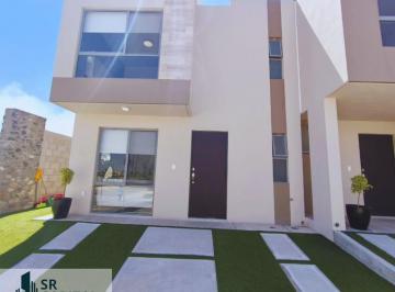 Casa · 81m² · 3 Recámaras · 2 Estacionamientos · Casa en Venta en Queretaro| El Marques