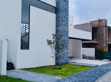 Casa · 242m² · 3 Recámaras · 3 Estacionamientos · Casa en Venta, Fraccionamiento La Espiga, Querétaro
