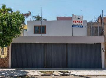 Casa de 4 habitaciones, Guadalajara · Jardínes del Bosque, El Corazón de La Ciudad